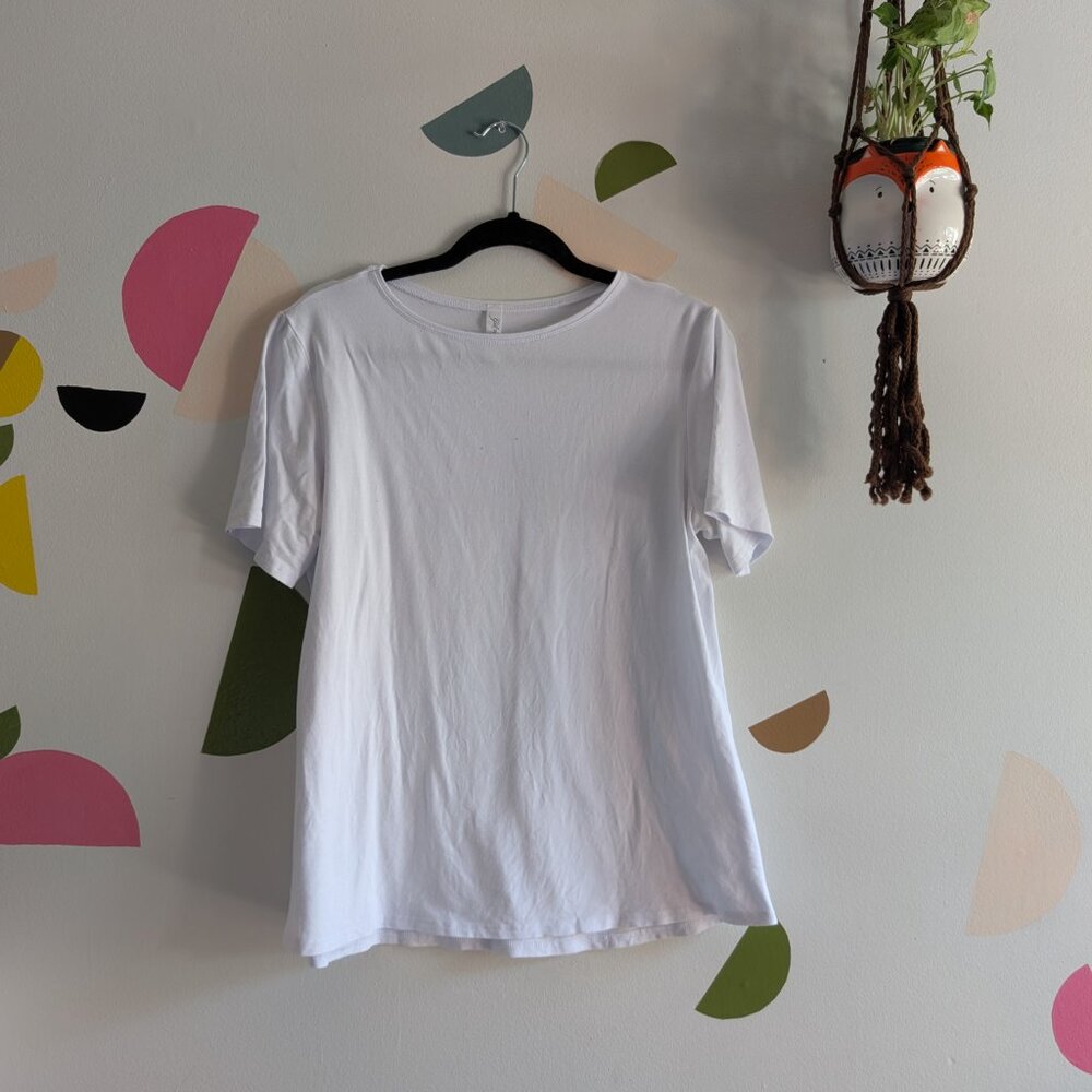 Loose Tee - Picture 2 of 3